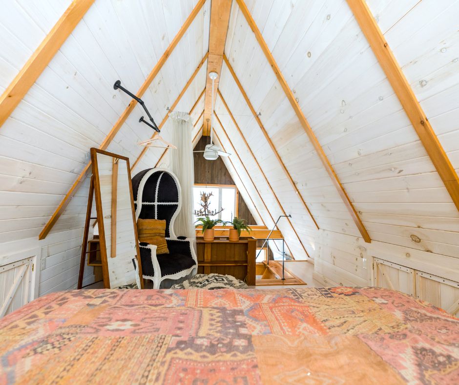 Katusealuse soojustamine PUR vahuga valmis